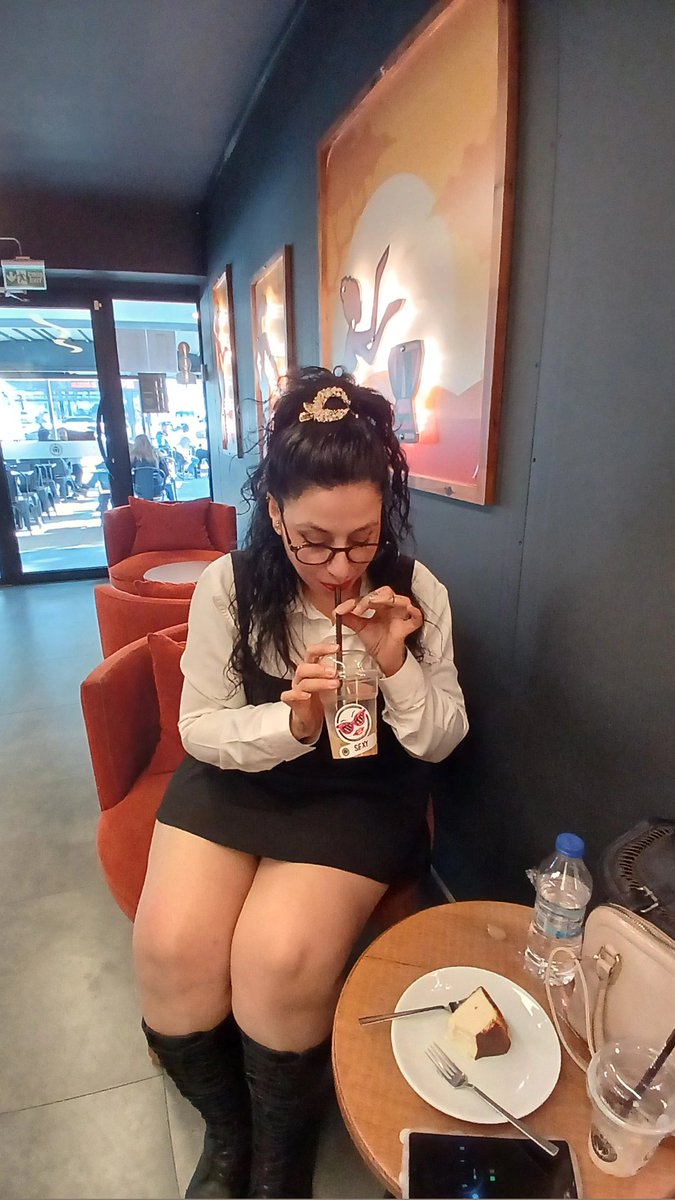 35Singularity's tweet photo. 🧿 https://t.co/x6pezorL5K