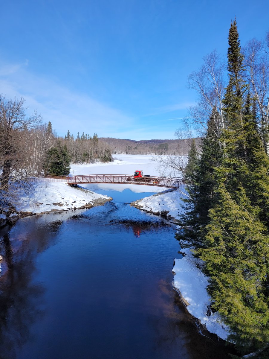 Keeping the Nordic ski trails in top condition at <a href="/ArroPark/">Arrowhead Provincial Park</a>