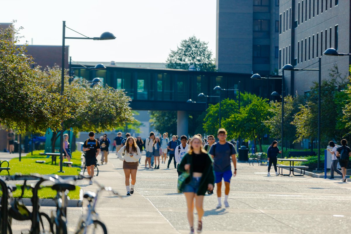 Congratulations to the dedicated #UBuffalo students who were named to the fall 2023 dean's list! 🤘🏽 Learn more about this exciting achievement ➡ bit.ly/3w8nAUd