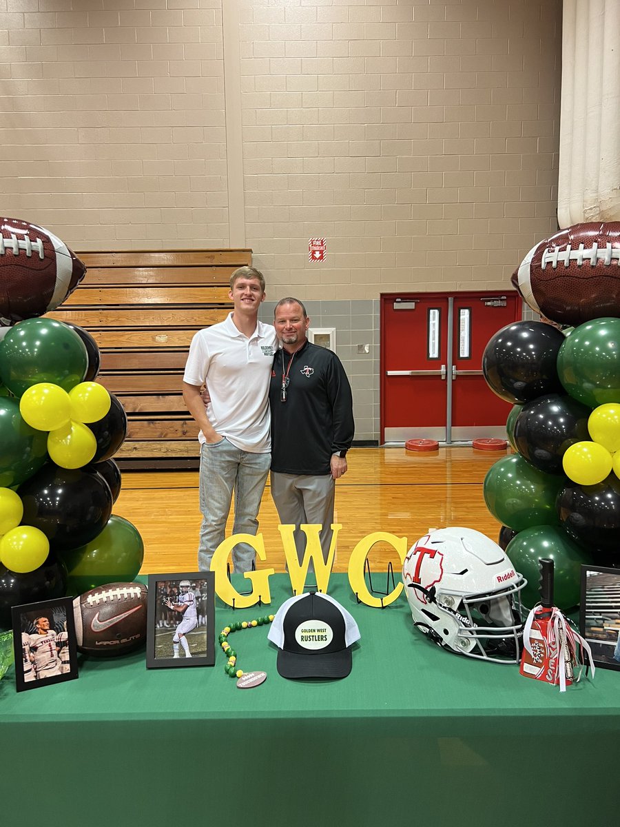 Carter Noyes (@carternoyes2) on Twitter photo Very thankful for all the coaches and people who have made this possible. The journey is just now starting. Tomball will forever be my home. Go Coogs! <a href="/handal_dave/">Dave Handal</a> <a href="/CoachJShort/">Jonathan Short</a> <a href="/CoachDColey/">Coach Coley</a> @KingFrazierJr <a href="/CoachCho_/">Coach Cho McKnight</a> Very thankful for all the coaches and people who have made this possible. The journey is just now starting. Tomball will forever be my home. Go Coogs! <a href="/handal_dave/">Dave Handal</a> <a href="/CoachJShort/">Jonathan Short</a> <a href="/CoachDColey/">Coach Coley</a> @KingFrazierJr <a href="/CoachCho_/">Coach Cho McKnight</a>
