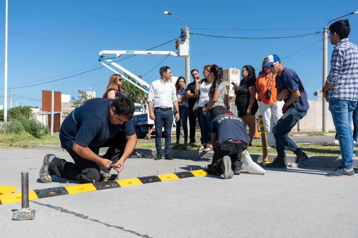 👷🏻Hoy se llevó a cabo un operativo en donde trabajaron distintas áreas de la Muni y se realizaron varias tareas. 

👉🏼 <a href="/gastonhissa/">Gaston</a> estuvo recorriendo estos trabajos y dialogando con los vecinos.

📲Más info: n9.cl/cfbp8

#SanLuisCiudad
