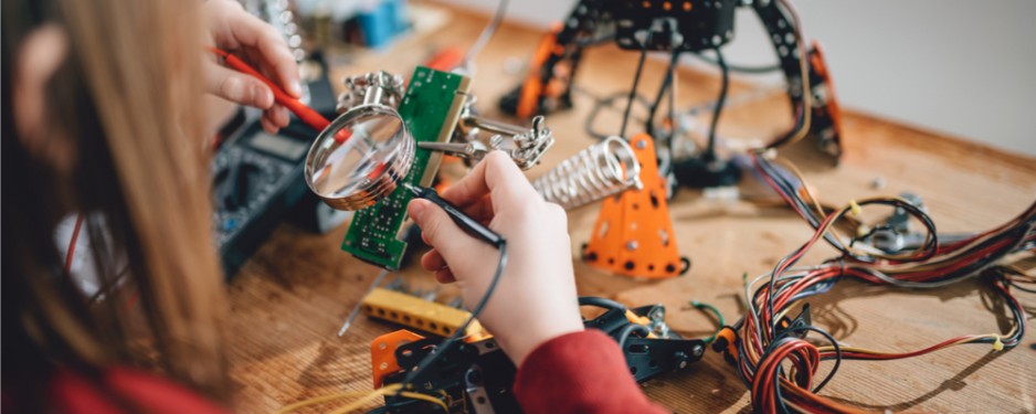 Am Sonntag ist internationaler 👩‍💻👩‍🔬👩‍🚀 #WomenInScienceDay, den @uzh_ifi, @ScienceLabUZH + @UZHPhysics an der @UZH_ch heute mit spannenden Events u.a. mit 🦖@MoMihaljevic, 🪐@katharinamuell7 + 🎳@UlcigraiCorinna nicht nur für interessierte #Mädchen feierten!
ema.uzh.ch/R3Y2R