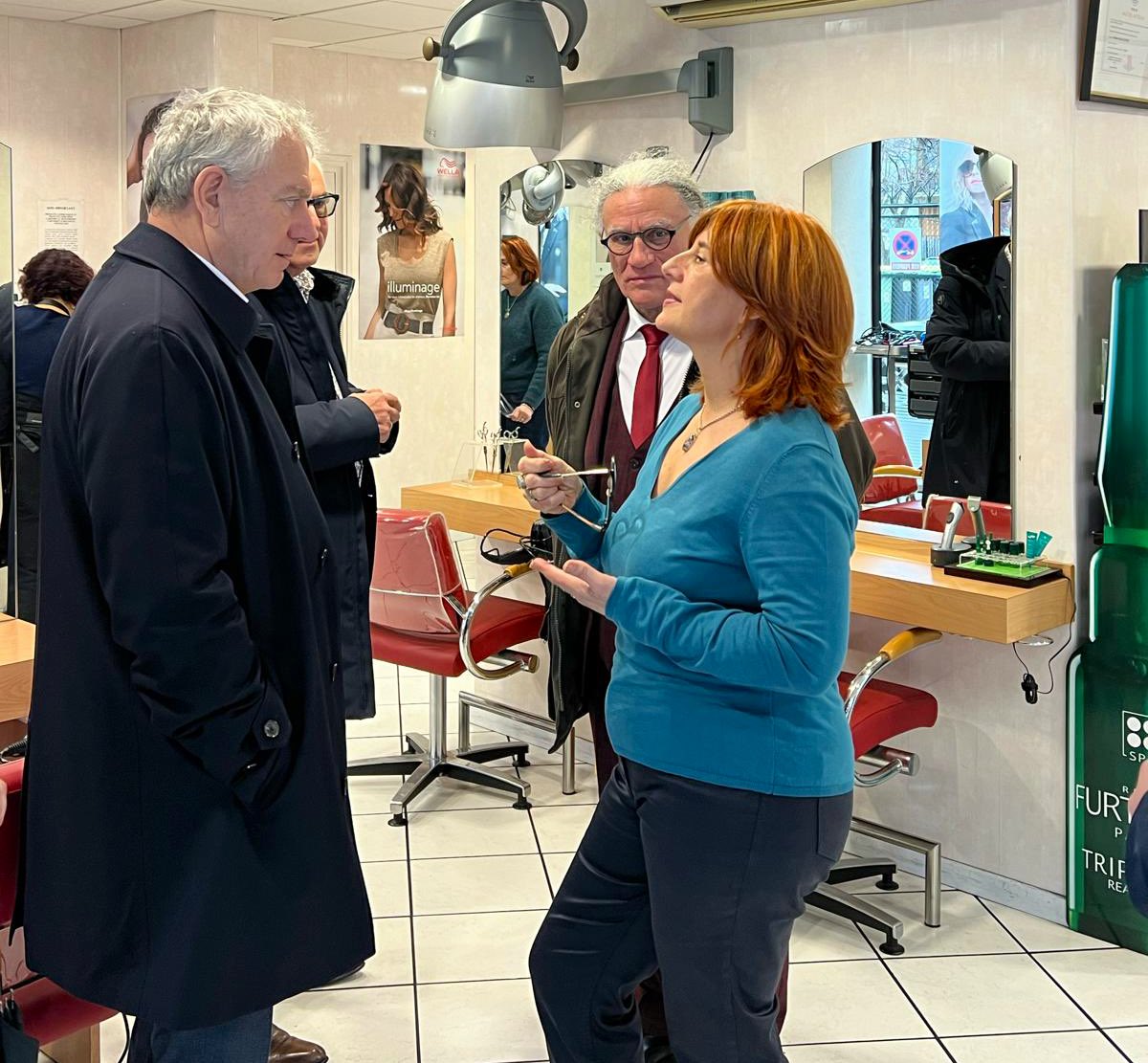 Plaisir de retrouver Nicole Richard, à la tête de “Reflets coiffure” depuis 2000 et ancienne présidente de la CMA #ValdeMarne, fortement engagée pour la promotion et la défense de l’#artisanat ✅

Elle emploie deux apprenties : la transmission est au cœur de son métier 🔛