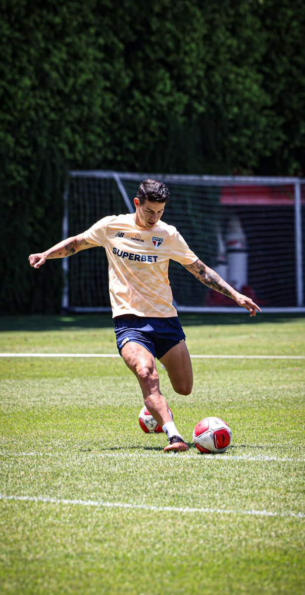 Guine ™ tweet media