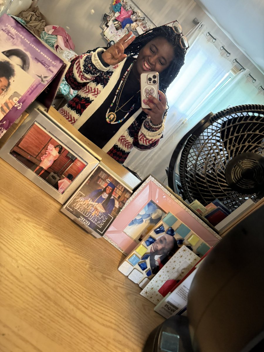 desirai34's tweet photo. Sunshine shinny today happy Wednesday I hope everyone will enjoy their day today #warm #skateboarding #rollerskaing #love #smilling #BlessedAndGrateful #FriendshipGoals #NewYear2024 #February7th #Wednesday happy Wednesday ๐๐#goodday https://t.co/S5TVdolEu2