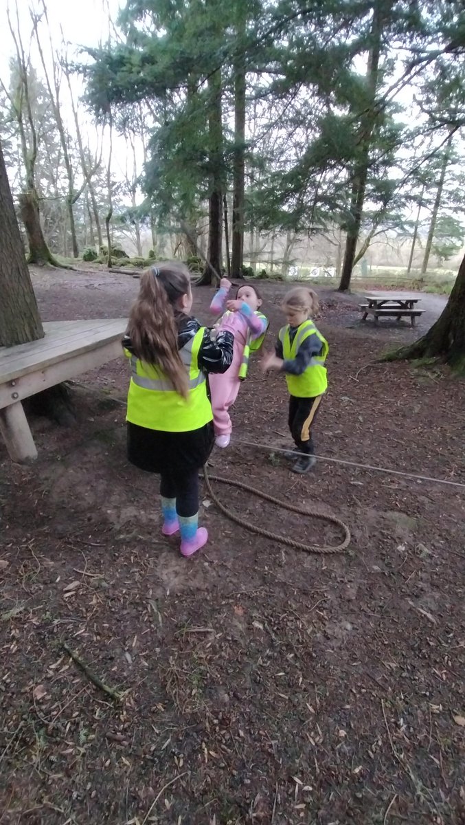 Super teamwork learning how to tackle the low ropes 💪
<a href="/school_ws/">WIlliamStockton</a>