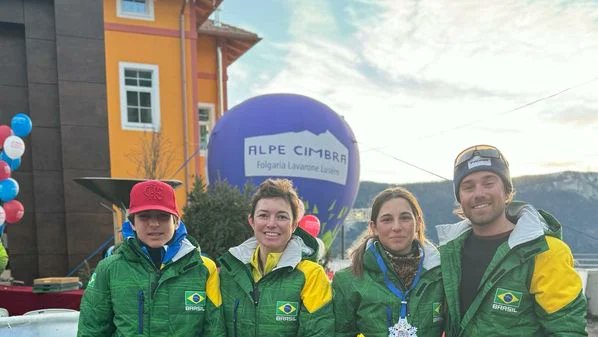 Capixaba é vice-campeã de competição de esqui alpino mundial na Itália [ leia.ag/a/B73C/1egtr9c ]

Carlotta Fagnani ficou em segundo lugar no FIS Children Cup Alpecimbra Internacional, competição disputada desde 1957 e considerada uma das mais importantes do mundo na categoria…