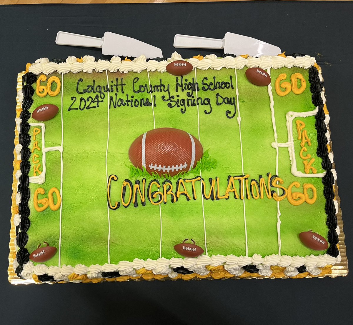 Congratulations to our 2024 signing class! Along with the five that signed in December, the of class or 24’ had 17 seniors sign to play football at the next level!!! #GoPack #PackerstoCollege