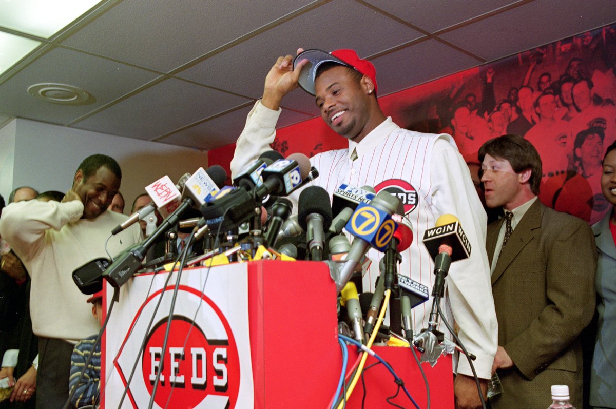 February 10, 2000: Ken Griffey Jr. comes home to Cincinnati. 

#RedsVault