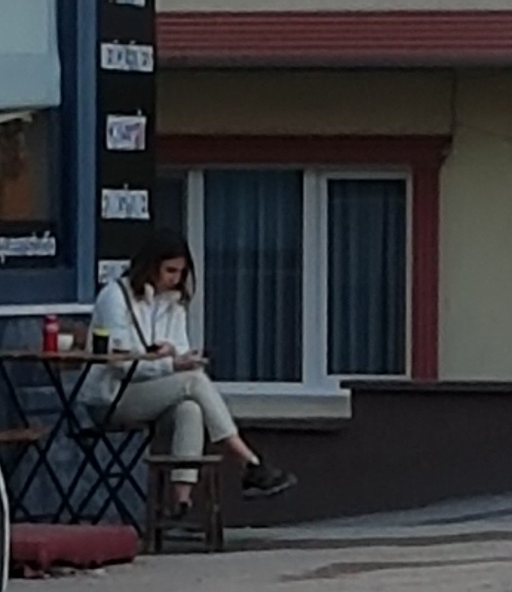 Kim oldugunu merak eden yazar beklerim