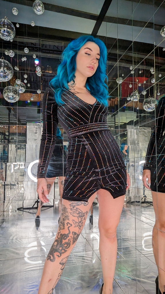 xoklau's tweet photo. This dress was made for flashing in.😌 https://t.co/RtcvVW4VS5
