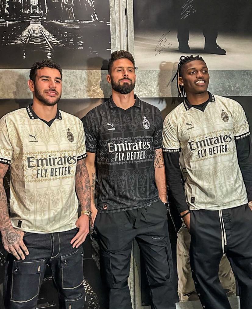 eurofootcom's tweet photo. ✨🇮🇹 Hernández, Giroud &amp; Leão in Milan's new fourth kit for the season! 🥶 https://t.co/YHc97sChzI