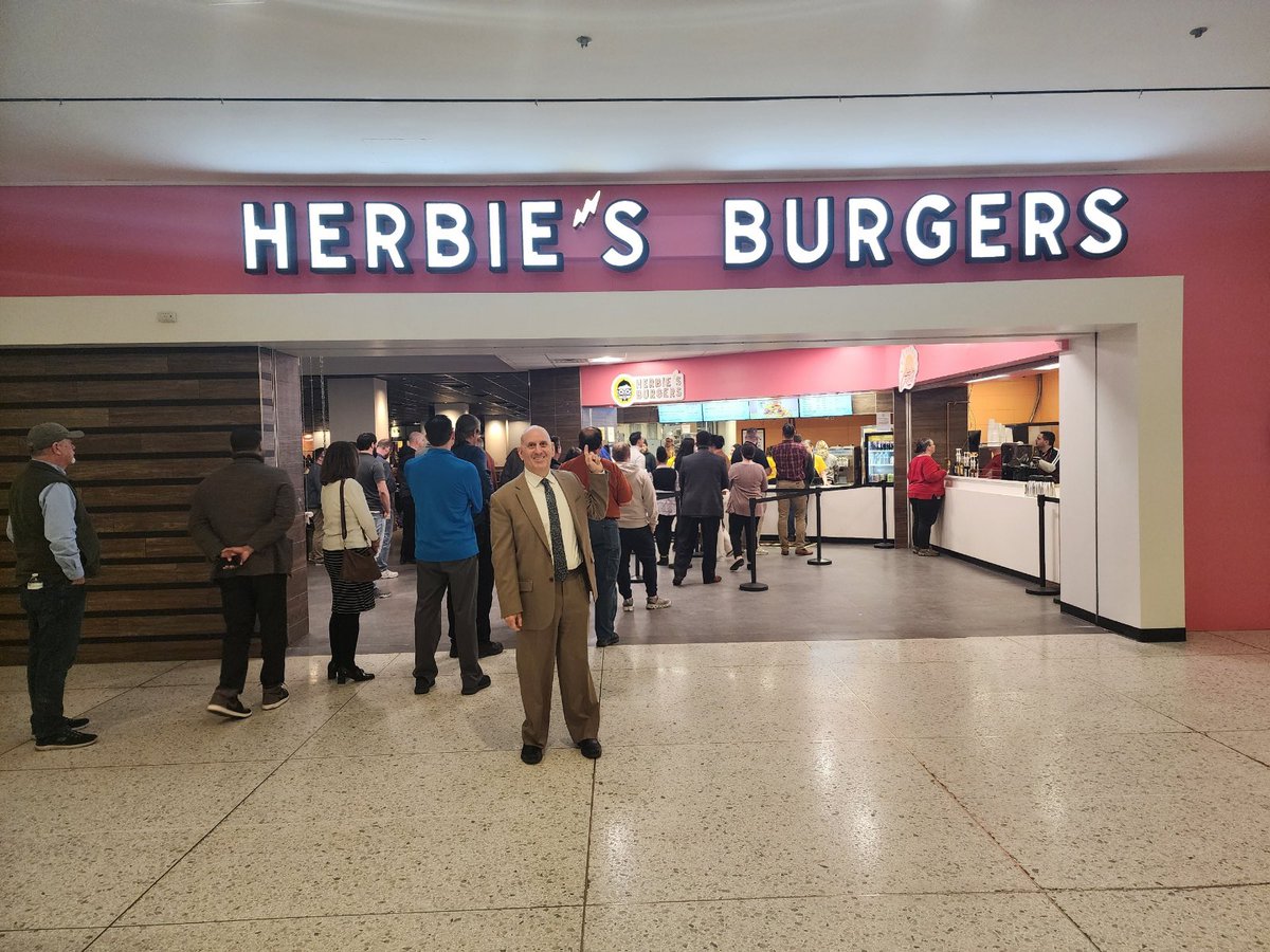 HarveyforNY's tweet photo. So excited that @herbiesburgers is open in the concourse in Albany! Amazing vegan burgers &amp; shakes. My personal favorite is the double vegan cheese burger 🍔 https://t.co/PcPhapFkAJ