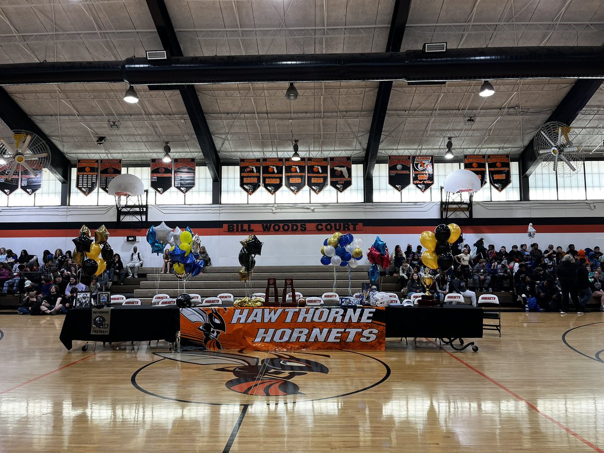 Next up, on the other side of Alachua County, is Hawthorne This afternoon, the Hornets (@HHS_Football352) will send seven players of the next level, headlined by #Navy Andrew Zock (@AndrewZock1) and #UCF Caleb Rollerson (@caleb1rollerson) We’ll begin shortly!