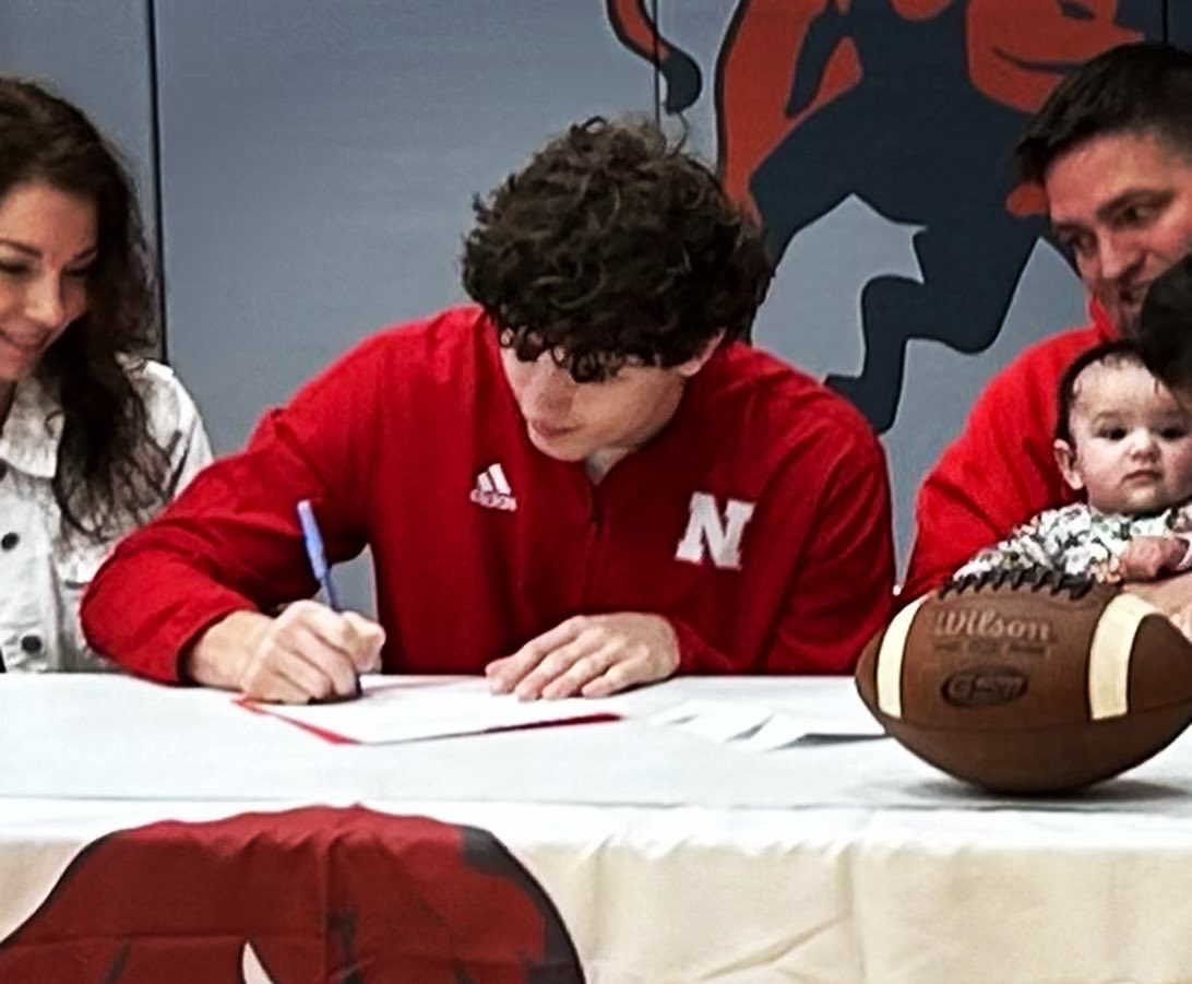 I’m Home🎈🌽 #GBR

Officially Signed🖊️‼️

<a href="/HuskerFootball/">Nebraska Football</a> <a href="/CoachMattRhule/">Matt Rhule</a> <a href="/coachedfoley/">Ed Foley</a> <a href="/CoachEJbarthel/">EJ Barthel</a> <a href="/GarretMcGuire/">Garret McGuire</a>