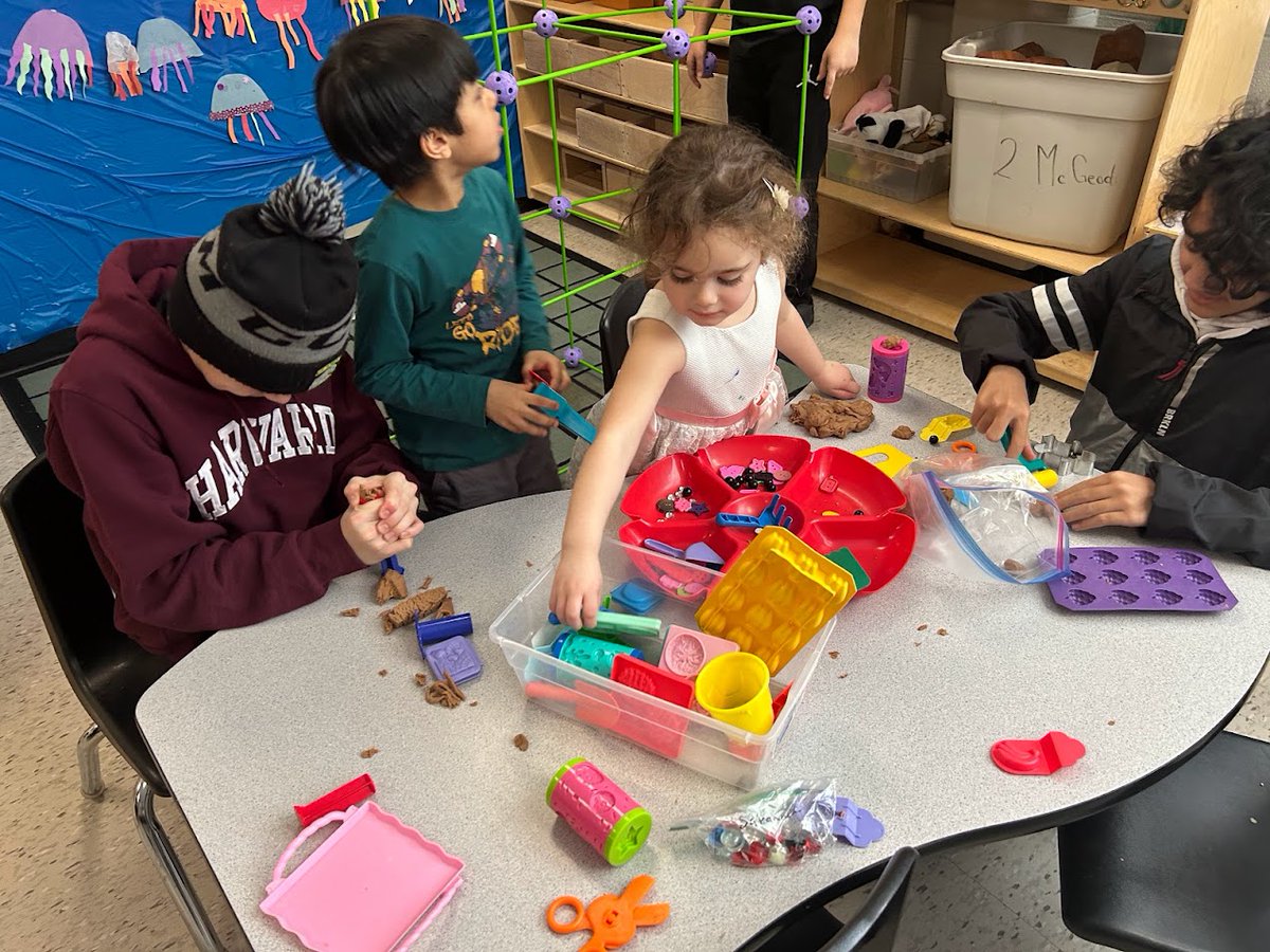 Mr_H_Teacher's tweet image. #HClass23 got to spend part of our Global School Play Day with our @SACTVDSB Buddies

#GSPD #GSPD2024 #GSPD24 #GlobalSchoolPlayDay