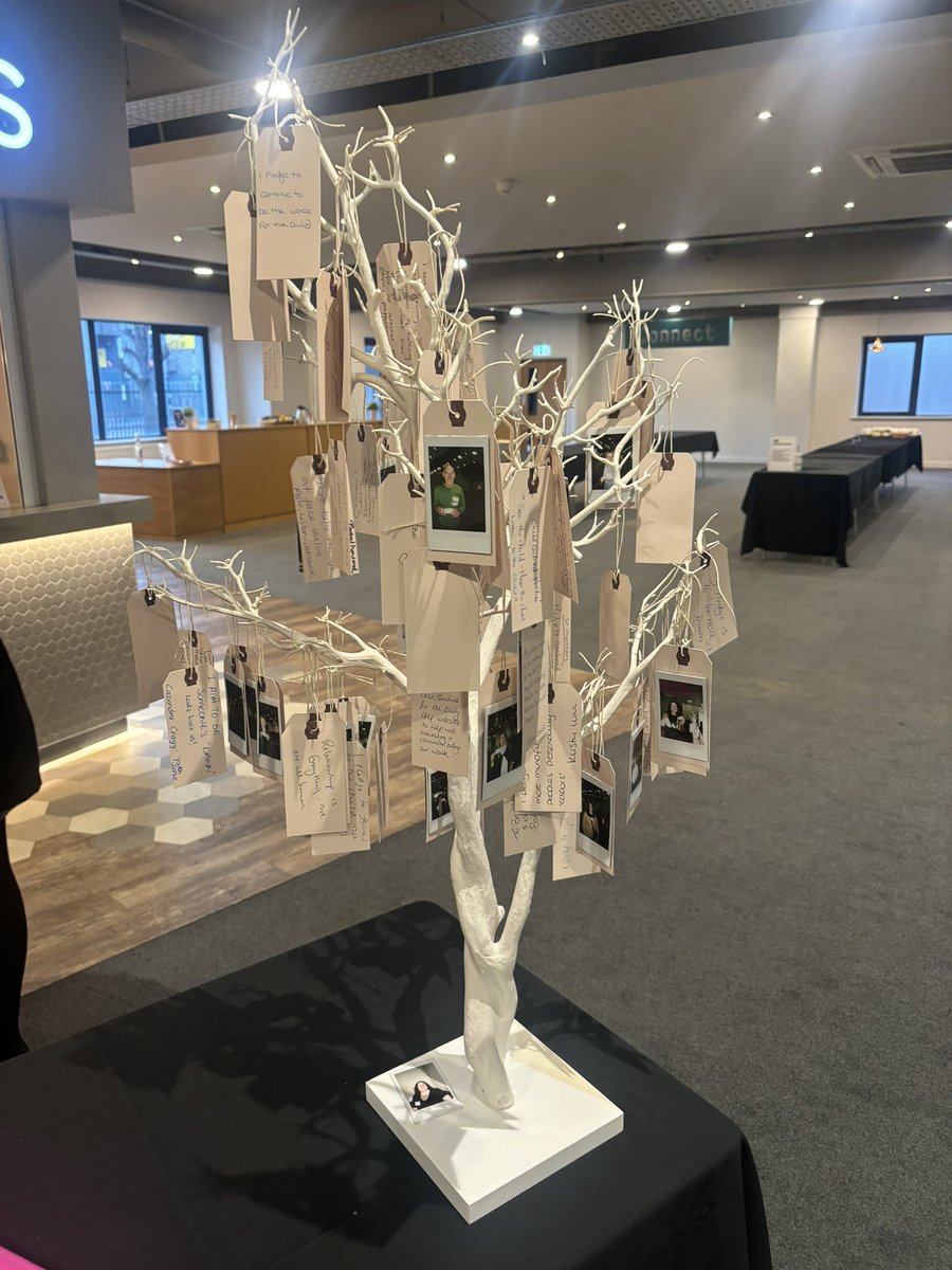 Sarah Wright tweet media