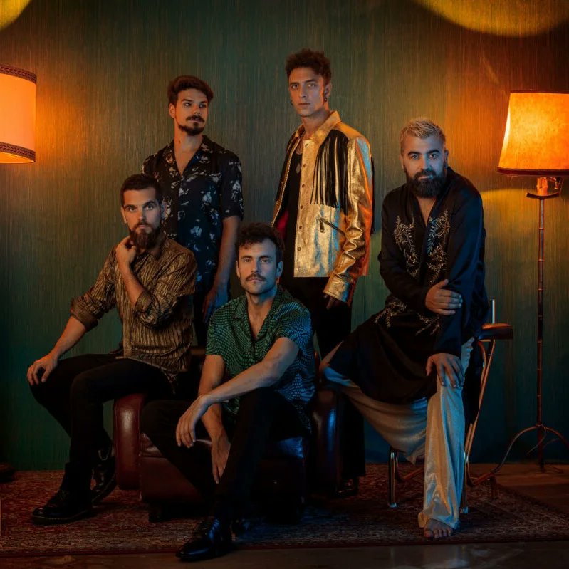 París15 tweet media