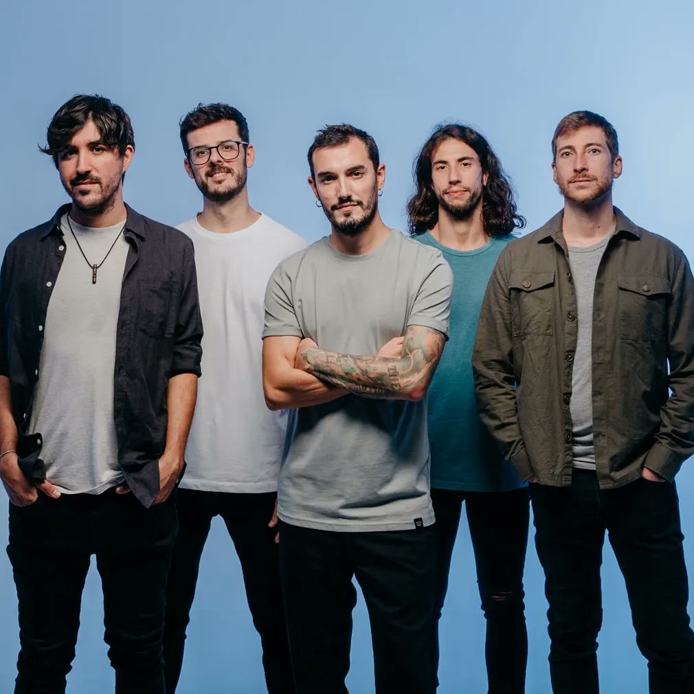 París15 tweet media