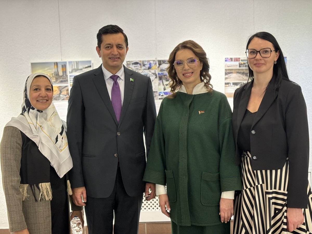 Delighted to attend the Iranian exhibition at the gallery of the Belarusian State University of Arts and Culture in Minsk, marking the anniversary of the revolution. A beautiful celebration of cultural exchange and friendship! #Iran #Belarus #CulturalDiplomacy