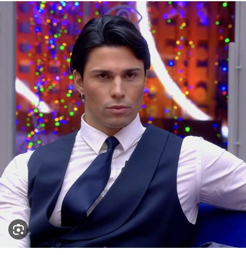 BSA52421's tweet photo. SI ES QUE LE DUELE LA CARA DE SER TAN GUAPO!!
HAYYYY ! CUANTA ENVIDIA DESPIERTAS! 
# LUCAONE7F https://t.co/v32llZaOfZ