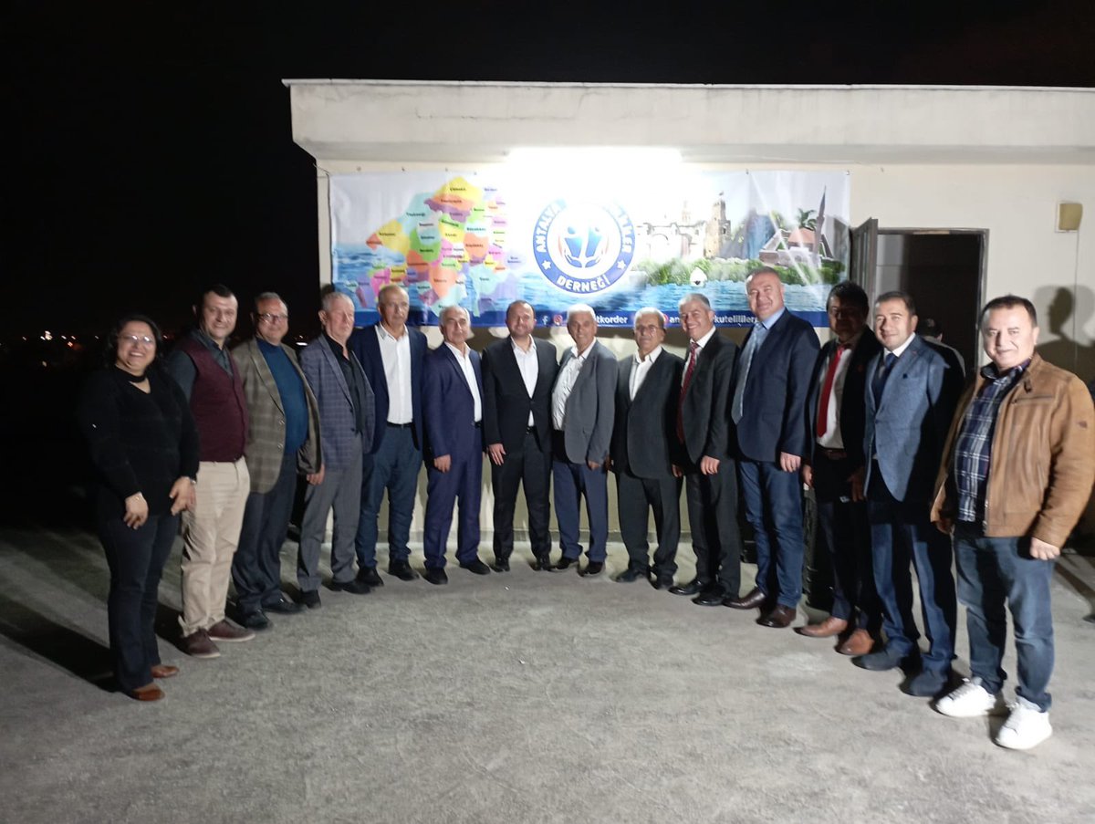Antalya Korkuteliler Derneği Başkanı Adnan İmirgi ve Korkuteli’li Hemşehrilerimizle bir araya geldik. Antalya Büyükşehir Belediye Başkan adayımız Hakan Tütüncü ile Baba ocağımız olan Korkuteli ilçemiz üzerine hoş sohbet ettik. <a href="/HTutuncu/">Hakan TÜTÜNCÜ</a> <a href="/avmustafakose/">Av. Mustafa KÖSE 🇹🇷</a> <a href="/alicetin_07/">Ali Çetin</a>