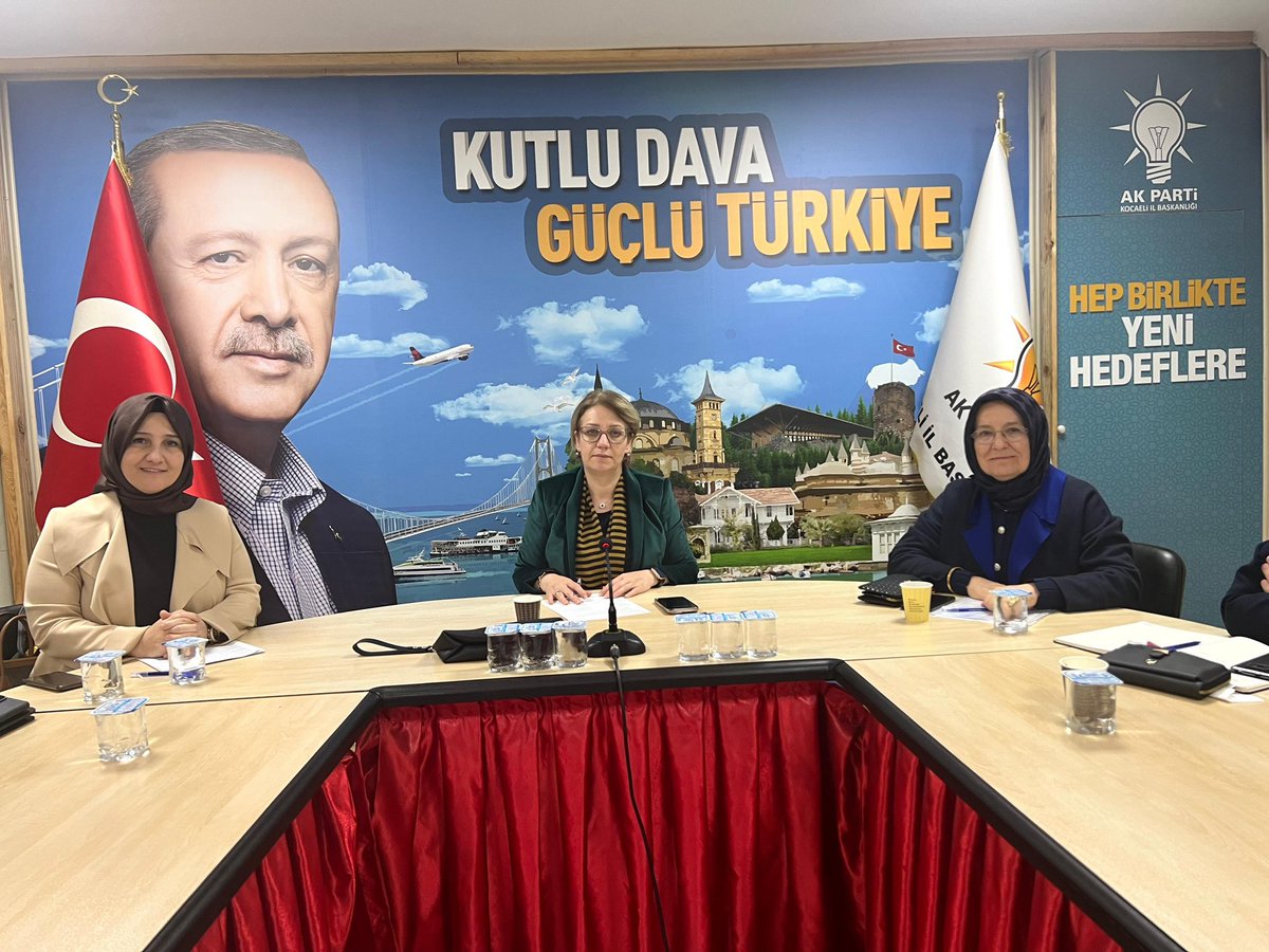 Haftalık Olağan Yürütme ve Yönetim Kurulu toplantılarımızı gerçekleştirdik.Hayırlara vesile olsun…🌸💐

Yeni yüzyılda,yeni Kocaeli için durmadan, duraksamadan büyük bir kararlılıkla çalışmaya devam ediyoruz,edeceğiz.

#TürkiyeYüzyılı hedeflerimiz ve AK Parti #GerçekBelediyecilik