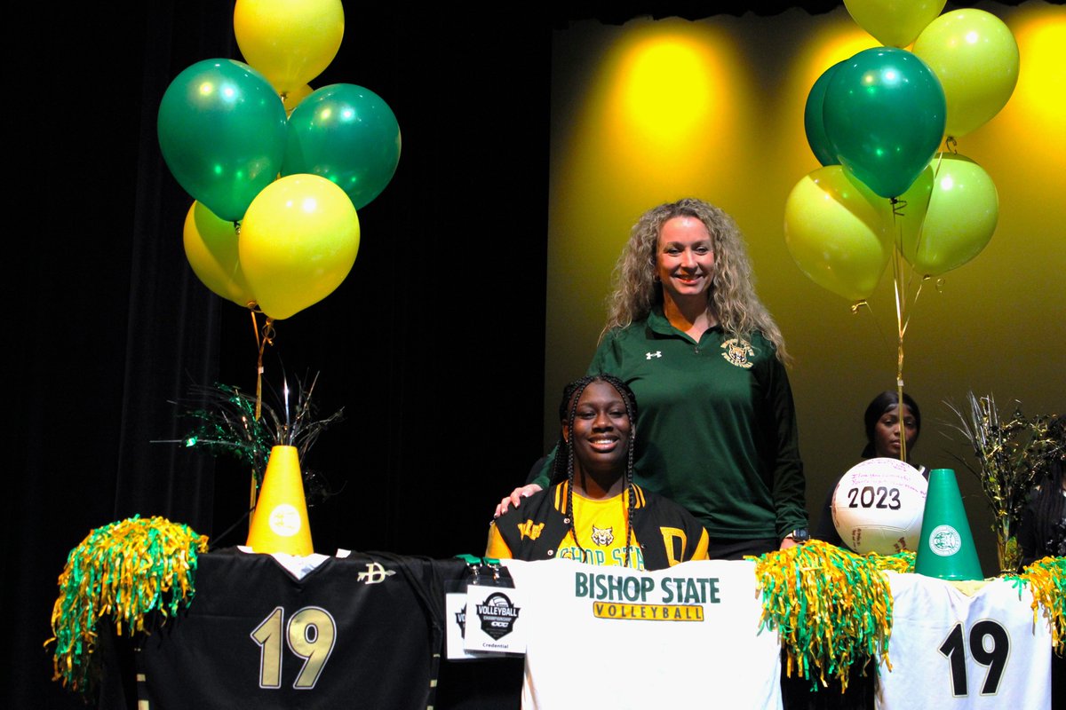 Congratulations to Derrick Butler, Shaun Martin, and Hailee Boudreaux for signing to their colleges on 2024s National Signing Day!  #GoWarriors