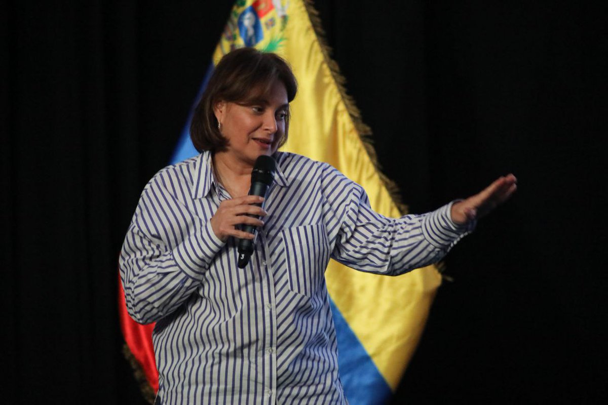 Mincyt_VE's tweet photo. #7Feb | Ministra para Ciencia y Tecnología, Gabriela Jiménez Ramírez: ¿Qué es la segunda transformación? Es construir el estado de bienestar, desde la venezolanidad de todas las independencias y todas las soberanías y para eso hay que hacer ciencia. 

Hilo👇🏽🧵
#7TEnUniónYEsfuerzo https://t.co/YAmVj5Qdsa