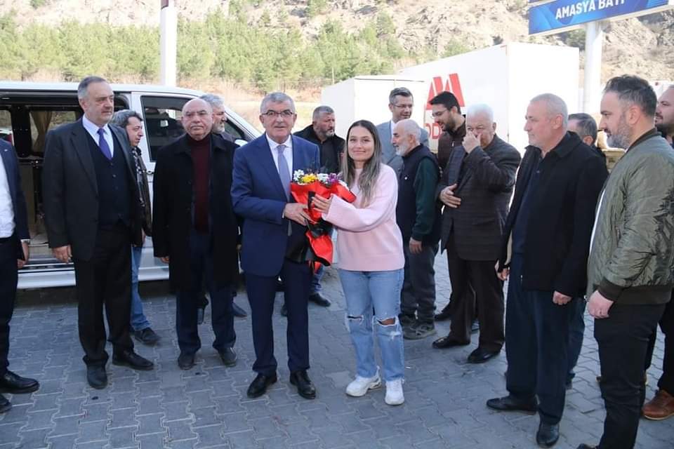 Belediye Başkan Adayımız Sn. Mehmet Uyanık ve teşkilatımız ile birlikte Mobilyacılar Sitesinde esnaflarımızı ziyaret ettik. Hemşehrilerimizin gösterdiği yoğun ilgi 31 Mart seçimlerinin habercisi Allah'ın izniyle! 🙂 #TürkiyeYüzyılı'na yaraşır marka şehirler için AK Parti!