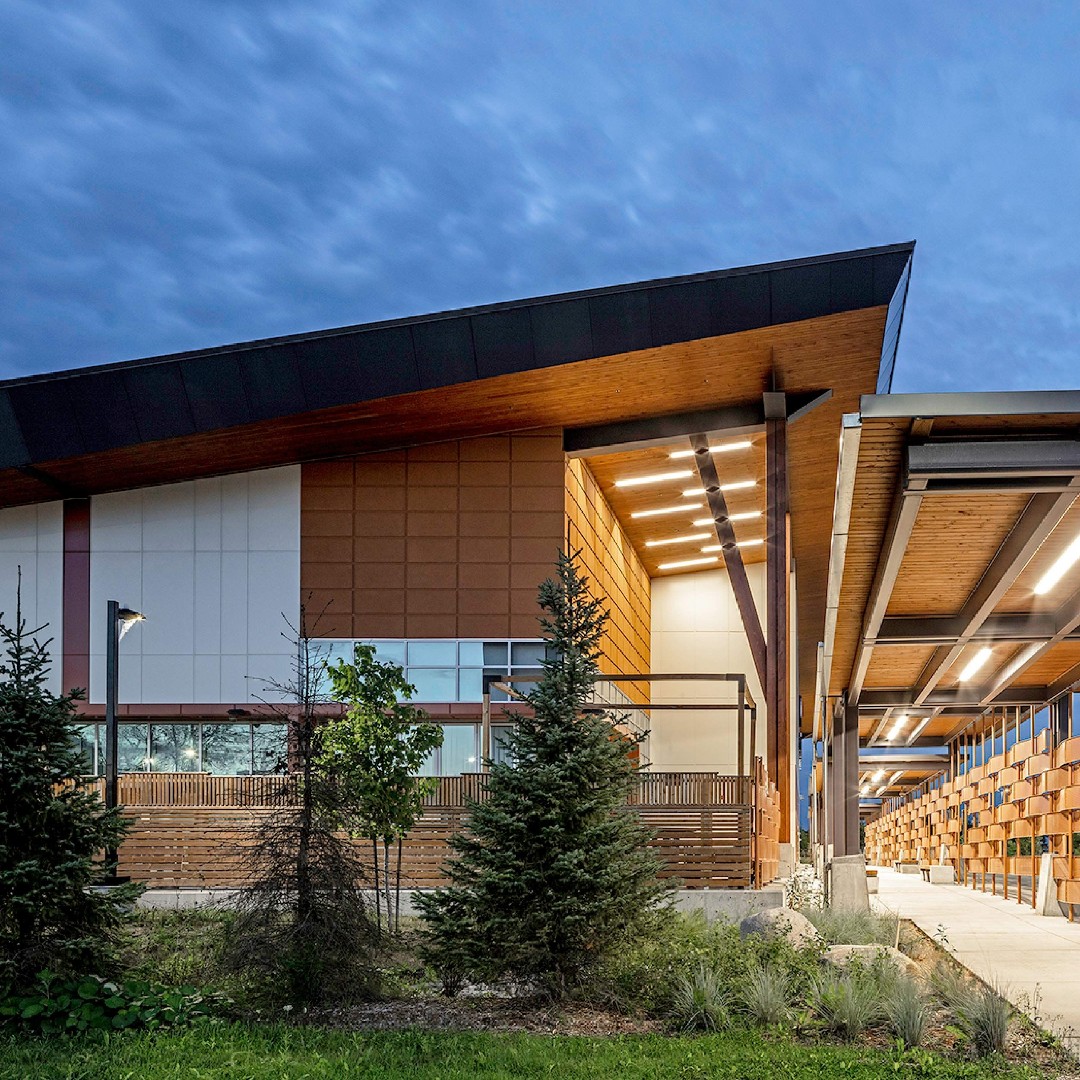 AL13Panel's tweet photo. AL13 systems seamlessly integrate with a variety of exterior solutions! 

Achieve design harmony with AL13! Explore the possibilities at https://t.co/8H7pyj1n1u

#al13 #exteriorcladding #aluminumcladding #siding #modernexterior #aluminum #bellevillecasino #AIA #IIBEC https://t.co/VOnMJehDNT