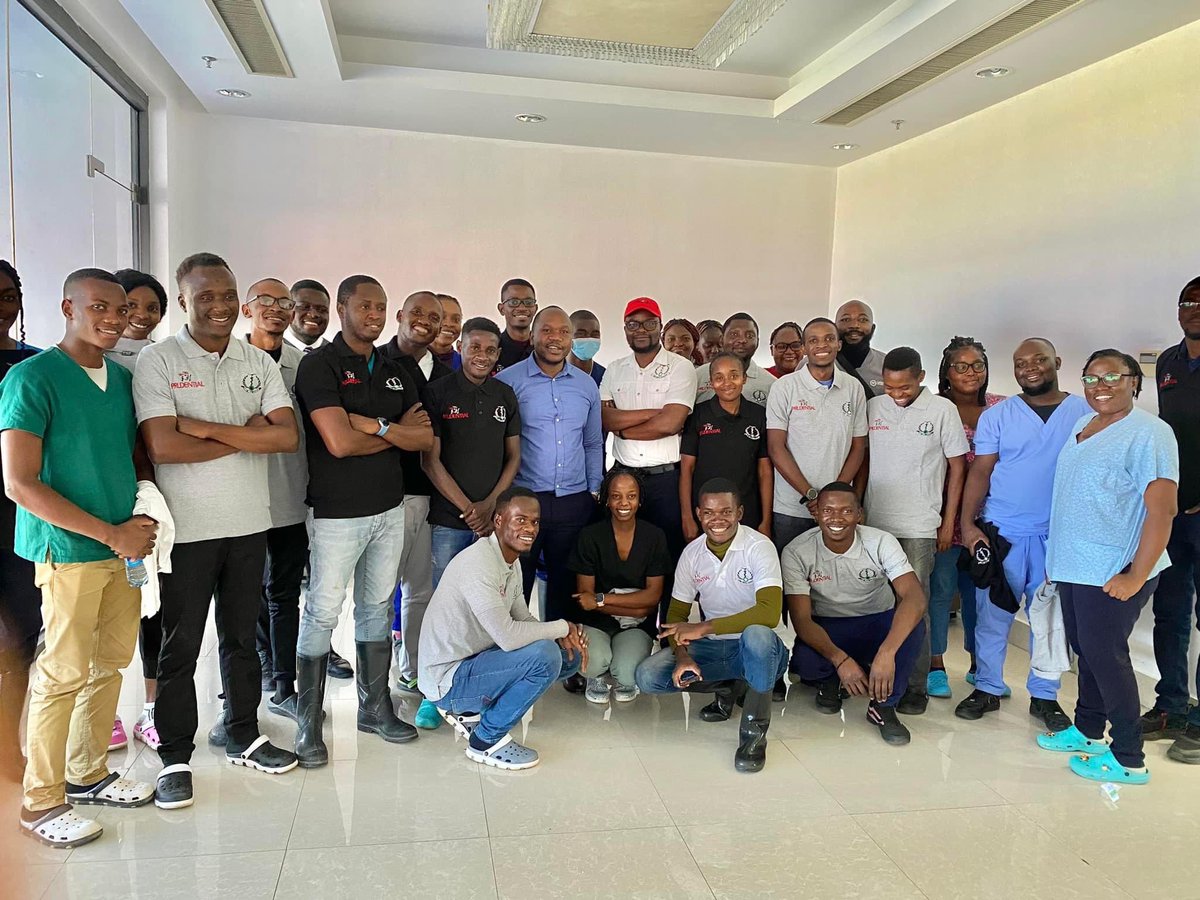 The ZMA Executive led by Association President,Dr. Kaumba Roy Tolopu and Secretary General,Dr. Oliver Kaoma visited its members working as frontline workers at the Cholera Treatment Centre, Heroes Stadium. #Cholera