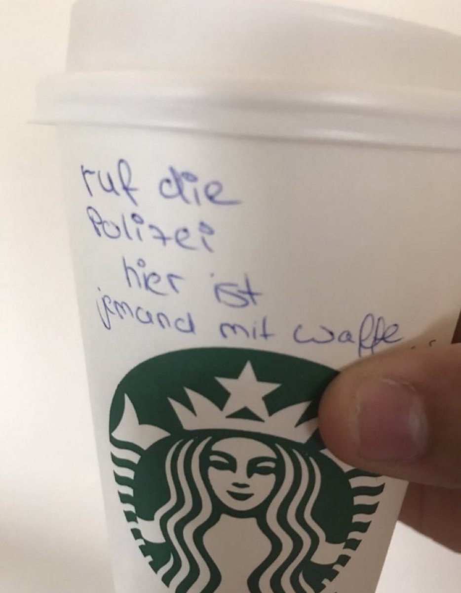 Der dumme Starbucks Mitarbeite hat schon wieder meinen Namen falsch geschrieben😤