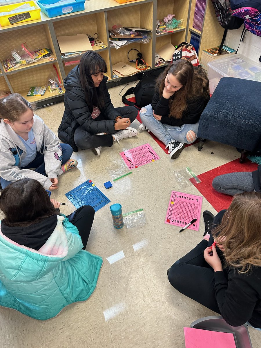 CedarForestES's tweet photo. Global Day of Play at School with our 1st and 5th grade students - Connect 4 and CVCe BINGO.🐺 https://t.co/18jlTj36Bi
