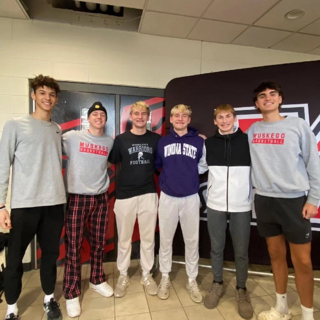 MuskegoHSHoops's tweet image. Huge congrats to @AshtonKrause18 and @AidenKrause2 on their signing day!! Go Warriors! 💜🏈