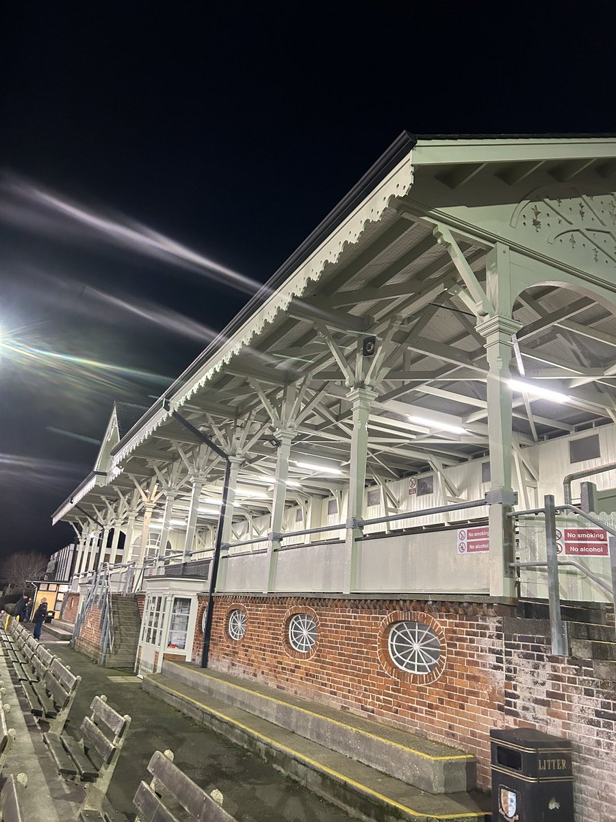 The_Bloaters's tweet photo. Game Night at the Wellesley 🖤🧡 #UTB https://t.co/AldubdGGJt