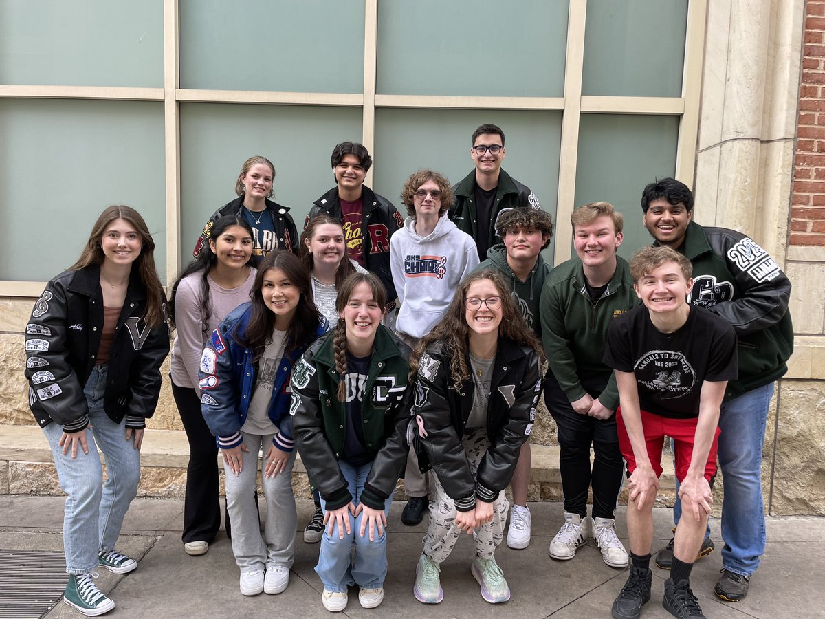 GrizChoirDir's tweet photo. Look at this amazing group of All State Choir students. They are ready to take on San Antonio and represent LISD. 
@LeanderISD @LeanderFineArts @TomGlennHS @RouseHSRaiders @LeanderHS @VistaRidgeHS @CPHS_TWolves @VandyVipers https://t.co/2d8wMfWQOx