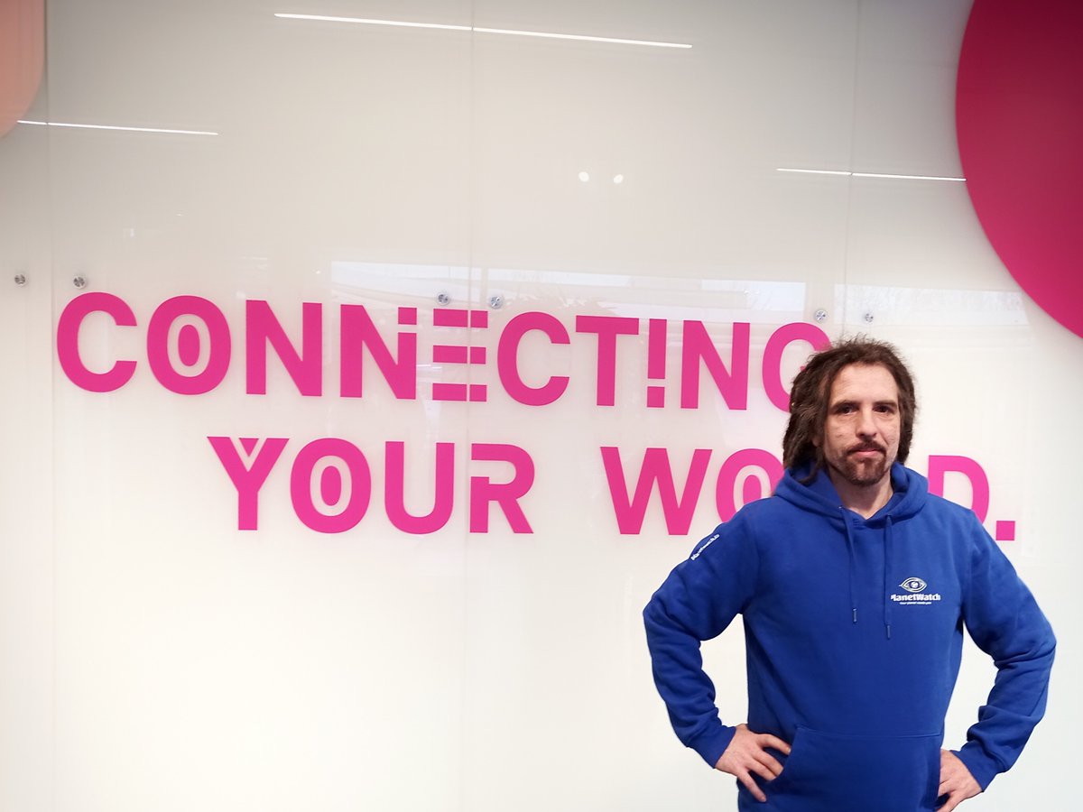 📍1/8 🌍Second visit at the T-Gallery in the @deutschetelekom headquarters went great! I could install 4 @PlanetWatchsas sensors for a 35 day testing period and after that we will come together and see what else we can set up in the presentation area. #AirQuality #DePin #IoT