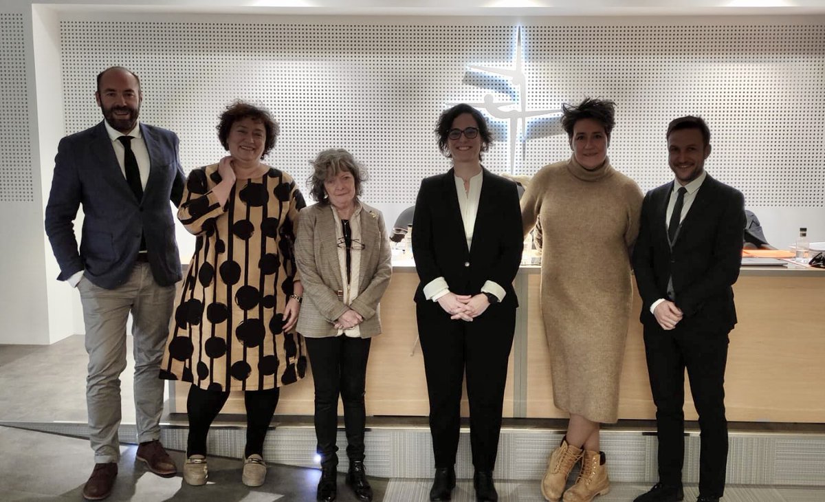 FcafdLeon's tweet photo. Desde #FcafdLeon queremos felicitar a Belén y Marina por lograr sus merecidas plazas de Profesores Permanentes Laborales y desearles una gran carrera en nuestra Universidad y Facultad, aportando sus conocimientos, profesionalidad y entusiasmo a sus clases e investigación 👏👏💪💪 https://t.co/QPsyP9S3Mt