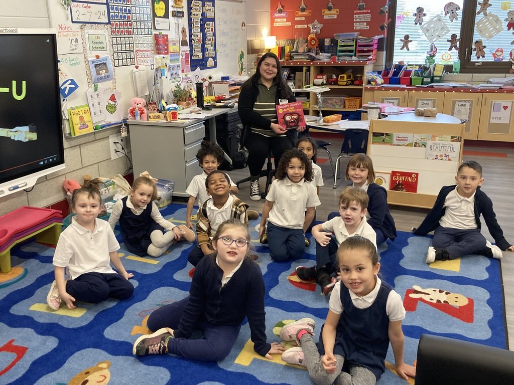 RoySchoolBulls's tweet photo. Happy World Read Aloud Day! Thank you to our guest readers! #D83shines #RoyBulls #WRAD https://t.co/bWmxEKgKdO