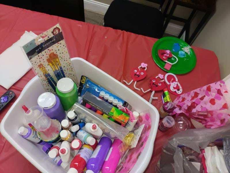 rossbhm4us's tweet photo. We did a little art expressions at Ross Gadsden today! 

There's something for everyone at our ROSS Gadsden Recovery Community Center at 1024 1st Avenue!

#WeAreThePeopleWeServe #lovepeopletoabetterlife https://t.co/gAA5rafMNQ