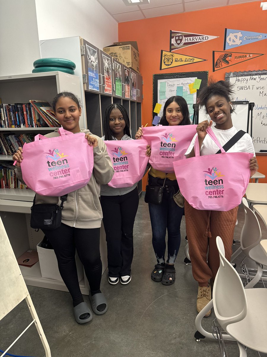 deerob55's tweet photo. JH AVID Scholars enjoyed an engaging presentation with ALexandriaHD's Teen Wellness Center.
Oppurtunity Knowledge @AVID4College @CCNAlexandria @JeffHoustonPK8 https://t.co/kqcVsFeHSs