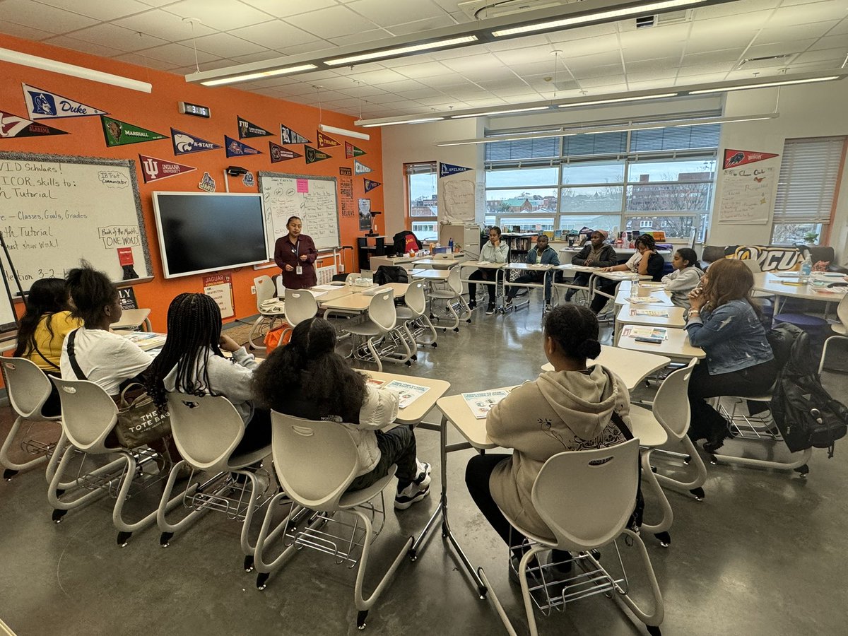 deerob55's tweet photo. JH AVID Scholars enjoyed an engaging presentation with ALexandriaHD's Teen Wellness Center.
Oppurtunity Knowledge @AVID4College @CCNAlexandria @JeffHoustonPK8 https://t.co/kqcVsFeHSs