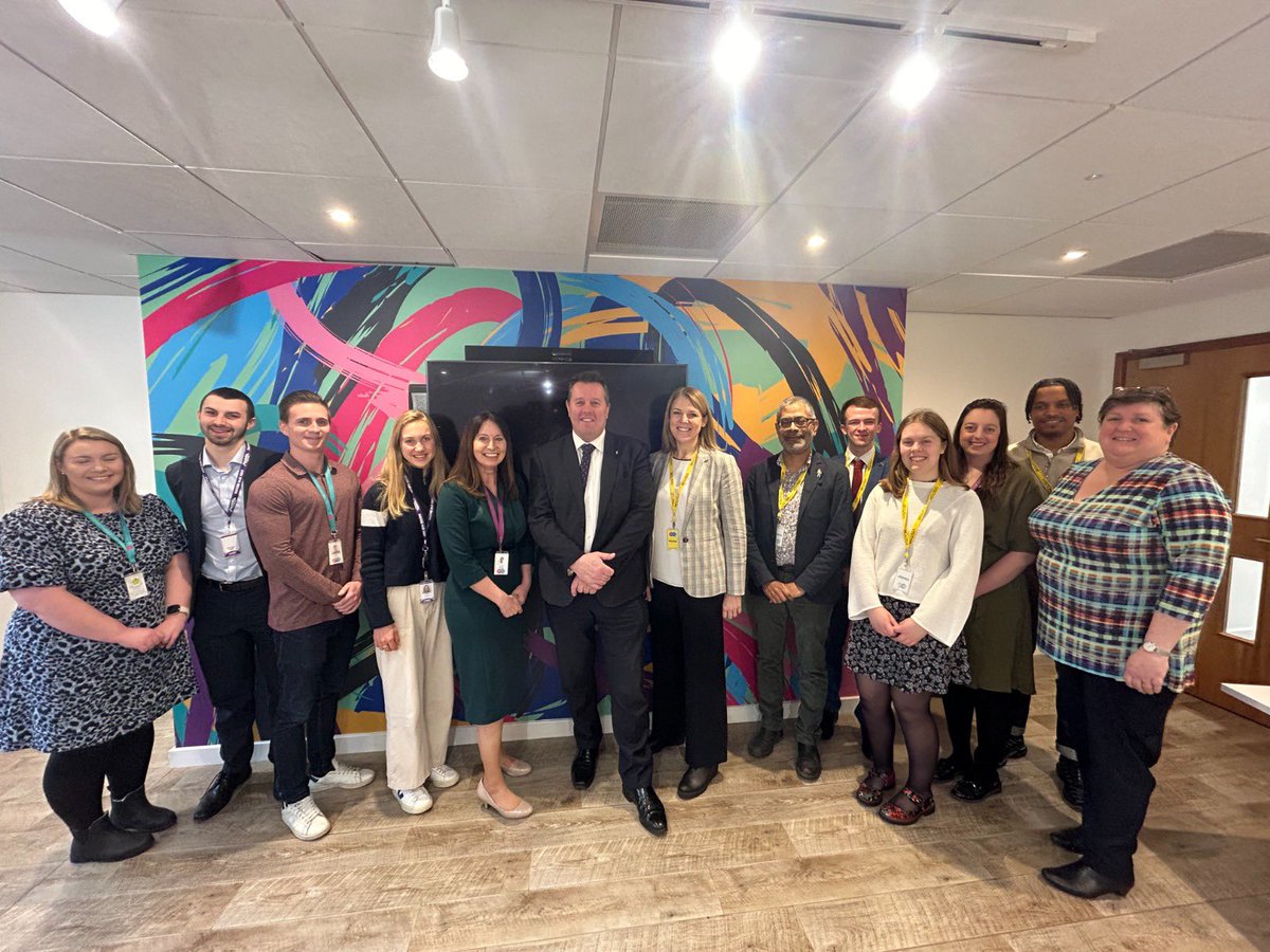 I am proud to celebrate #NationalApprenticeshipWeek and our food and drink manufacturing sector. Today I visited @MDLZ Reading Science Centre with @fromIGD to see first-hand how apprenticeships drive innovation in the sector and deliver growth to the UK economy. #NAW2024