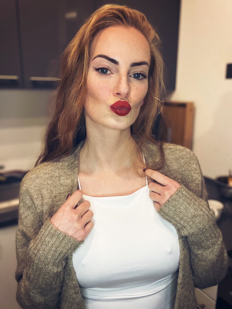 theginger0815's tweet photo. 10% #Rabatt für die Ersten 10 #follower auf meinem #OF Profil. Sichere dir jetzt 10% oder 30% auf ein 3 Monatsabo. 
🌶️🌶️🌶️ 
 Stay Tuned 
🌶️ Jane 

@OnlyFans
#onlyfans_girl #onlyfans_girl #onlyconnect #onlyfanscreator #onlyfansbabe #OnlyOneOf https://t.co/GTyue73s6y