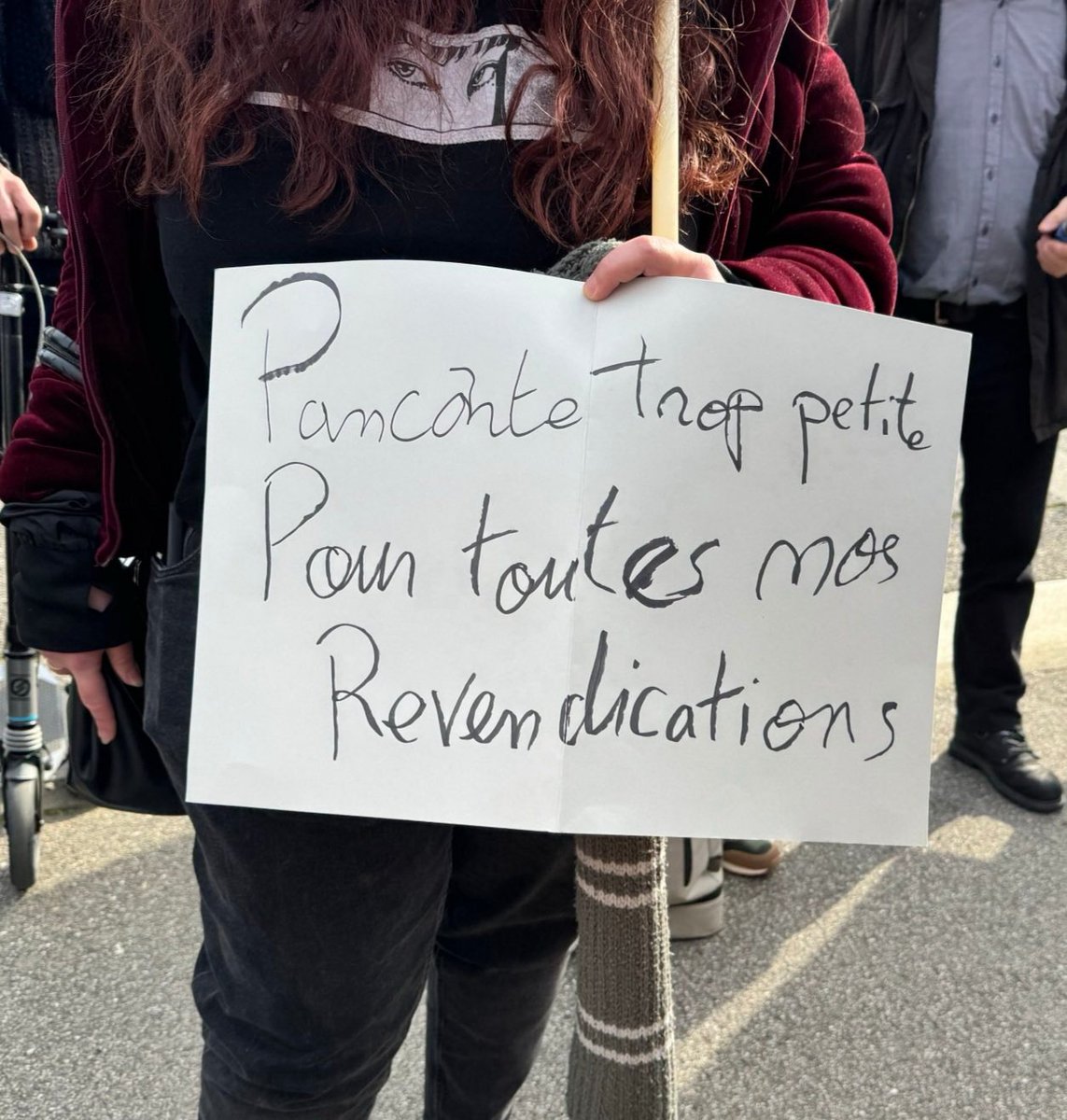 SNES_toulouse's tweet photo. Paroles de #contractuel-les rassemblé-es devant le rectorat de @actoulouse aujourd'hui : https://t.co/hK5qnMAOYE
