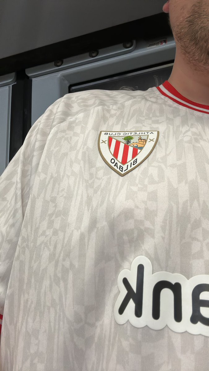 nnblcss's tweet photo. Camino al Metropolitano ❤️🤍@AthleticClub https://t.co/eiQlIf03Ll