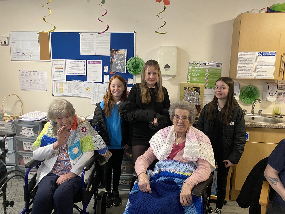 misspageLVPS's tweet photo. Last week we payed another visit to our friends at the care home. We performed our songs and poems from our Burns Supper, had a good old sing-a-long to Auld Lang Syne and shared some shortbread. The residents just love having the P7s over to visit 🥰💙🏴#LVPScommunity #friends https://t.co/UnaOXoenvZ