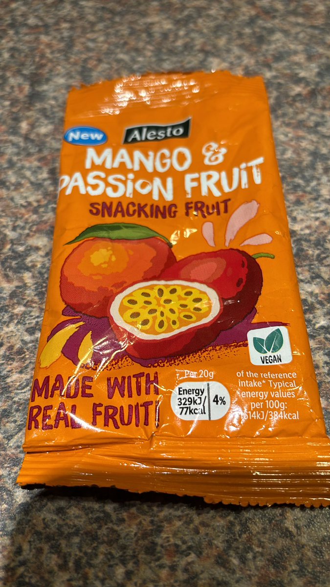 Hey <a href="/LidlGB/">@LidlGB</a> explain to me how this packaging shows it contains nuts? We only discovered it contains 25% cashews after my son had an anaphylactic reaction. Appalling! <a href="/playitsafefood/">FoodStandardsAgency</a>