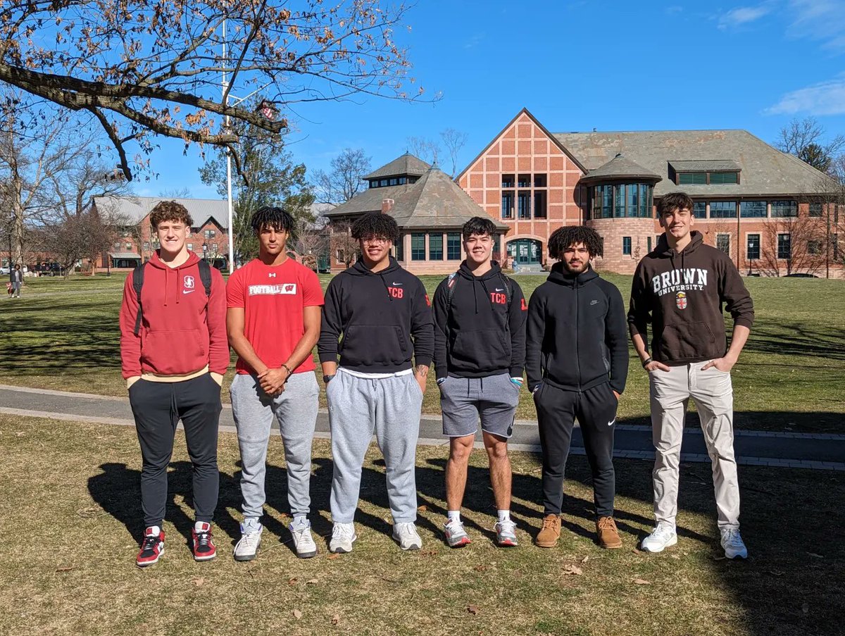 Congrats to a few of our seniors making their decisions on where they'll spend the next step in their journeys! We love you all, and we will miss you guys! #TCB❤️